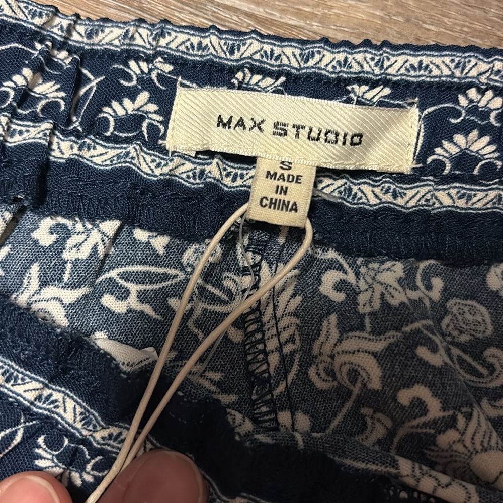 Brand🆕🤩😍🤩 MAX STUDIO maxi skirt - Picture 4 of 9